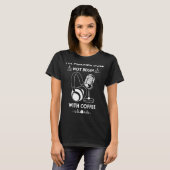 朝はコーヒーラジオPodcaから始まらない Tシャツ (正面フル)