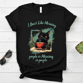 朝は好きじゃない、猫はコーヒーを飲む Tシャツ
