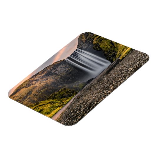 朝日の出のスコガフェス滝 マグネット (左側)