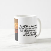 朝日の十字架像のマグ コーヒーマグカップ (正面右)