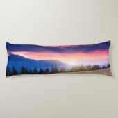 朝空威厳のある下の山の風景 ボディピロー (裏面)