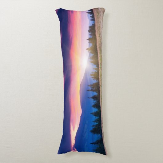 朝空威厳のある下の山の風景 ボディピロー (正面縦)