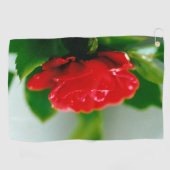 朝赤薔薇は露に覆われ ゴルフタオル (横)