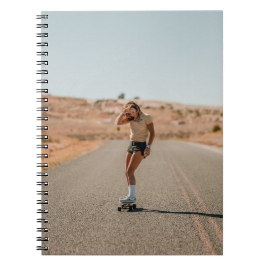 朝道で白ランニングシャツの女 ノートブック (正面)