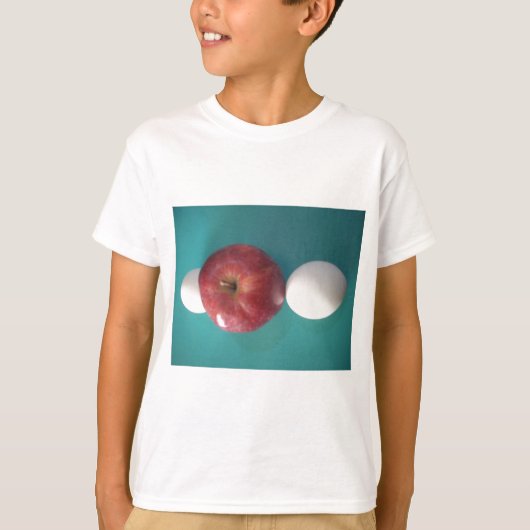 朝食の仲間: 2つの卵$Apple静止寿命 Tシャツ (正面)