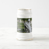 朝鮮戦争の記念物 ビールジョッキ (中央)