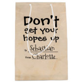 期待を裏切るなパーソナライズされた ミディアムペーパーバッグ (正面)