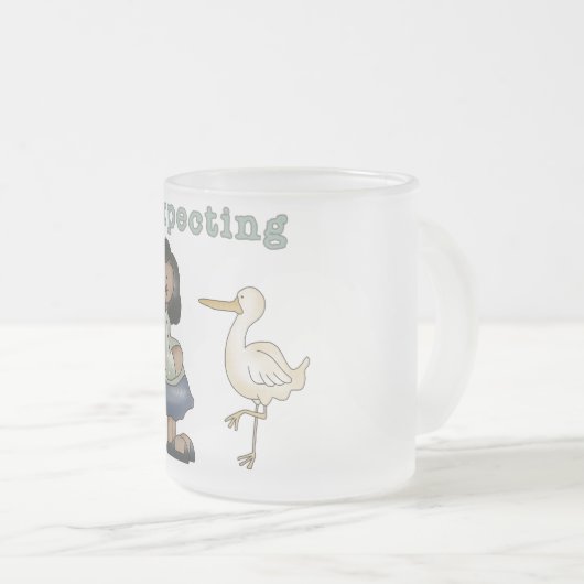 期待 – アフリカ系アメリカ人の母とコウノトリ フロストグラスマグカップ (正面右)