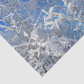 木々が冬の雪に覆われた青い空の下、絵のように美しい景色 薄葉紙 (詳細)