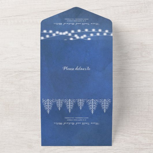 木々と光が私のすべては青い冬の結婚式を染めた オールインワン招待状 (外側)