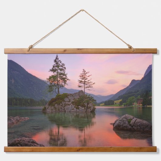 木々と岩と山の夕日 吊り下げ型タペストリー (正面)