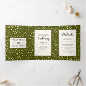 木々と明るい素朴な緑の木の冬の結婚式 三つ折り招待状 (内部)