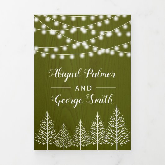 木々と明るい素朴な緑の木の冬の結婚式 三つ折り招待状 (カバー)