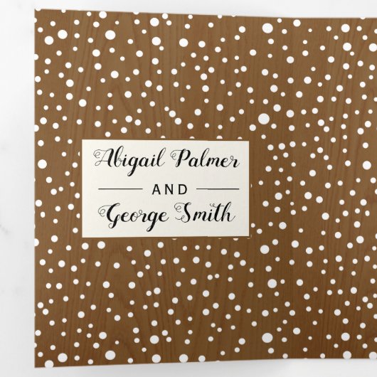 木々と明るい素朴な茶色の木の冬の結婚式 三つ折り招待状 (内部最初)