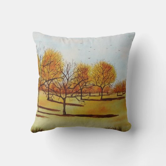 木々と長い影の感覚の秋の風景 クッション (裏面)