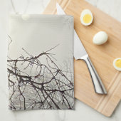 木々に囲まれた白い空と太陽 キッチンタオル (四つ折り)