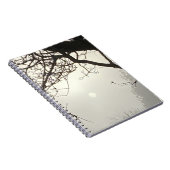 木々に囲まれた白い空と太陽 ノートブック (右側)