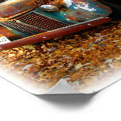 木々に覆われたジャンクヤードの中の素晴らしい錆びたトラック ポスター (角)