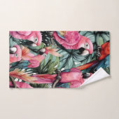 木々の間のピンクのパロット。 バスタオルセット (ハンドタオル)