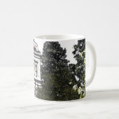 木々の間の聖域 コーヒーマグカップ (正面右)