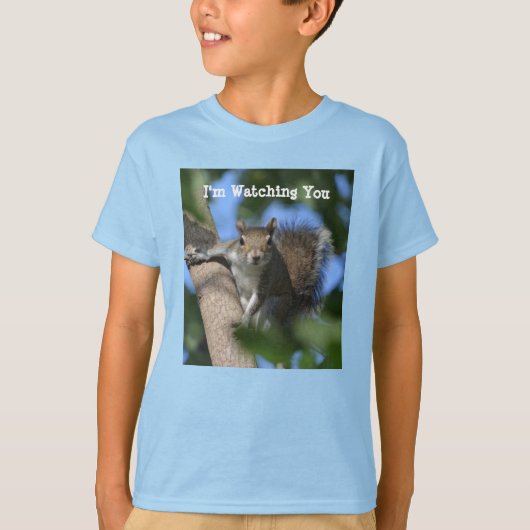 木からあなたを見るかわいいリスおもしろい Tシャツ (正面)