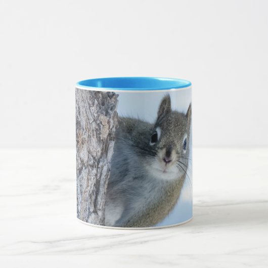 木から覗く奇妙なリス マグカップ (中央)