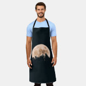 木がシルエットになって満月 エプロン (着用した状態)