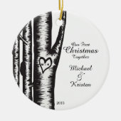 木で切り分けられるイニシャルはクリスマスをつなぎます セラミックオーナメント (正面)