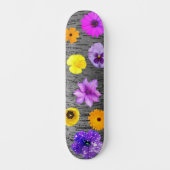 木と春の花のスケートボード スケートボード (正面)