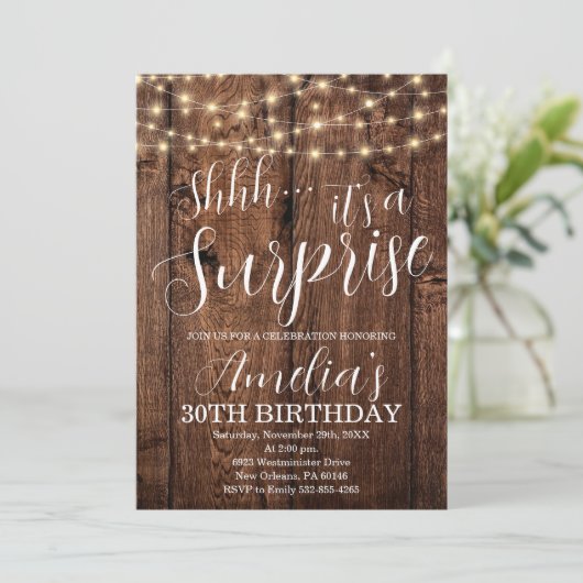 木と素朴ひもライトサプライズ誕生日 招待状 (スタンド正面)