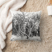 木と雪のシーン、白黒 クッション (ブランケット)