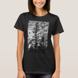 木と雲の女性用Tシャツ Tシャツ
