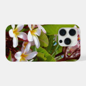 木に咲くピンクのフラジパニの花 iPhoneケース (裏面横)