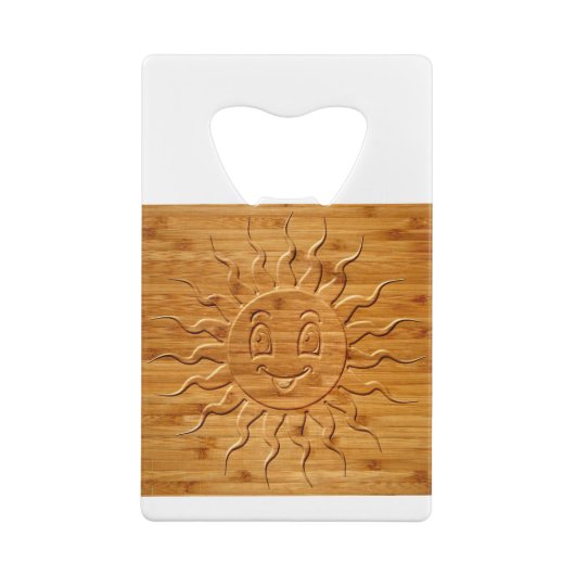 木に彫られた笑顔の太陽顔のプリント クレジットカード栓抜き (裏面)