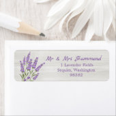 木に紫色のラベンダーの花 ラベル (インサイチュ)