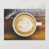 木に葉状の泡を付けたコーヒーラテカップ インビテーションポストカード (正面)