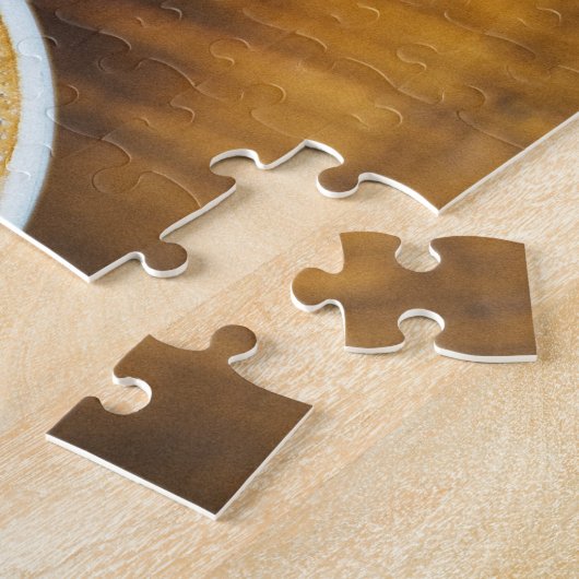 木に葉状の泡を付けたコーヒーラテカップ ジグソーパズル (側面)