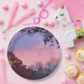 木に覆われた美しい夕日 ペーパープレート (パーティー)