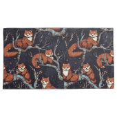 木に赤いパンダ 枕カバー (正面右)