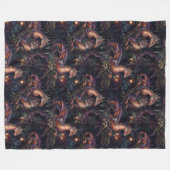 木に隠れる紫の龍 フリースブランケット (正面(横))