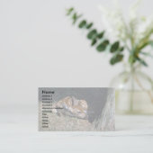 木のそばに横たわるシカジカ 名刺 (スタンド正面)