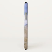 木のオオカミが雪の中に座っていると、カニスループス。 Case-Mate iPhoneケース (裏面/右)