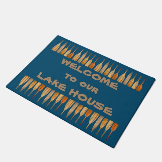 木のオールを使ったレイクハウスへようこそ縁ど。 ドアマット (アングル)