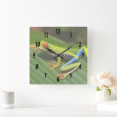 木のカラフルカエル スクエア壁時計 (ホーム)