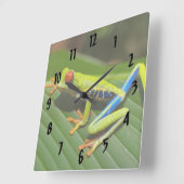 木のカラフルカエル スクエア壁時計 (傾斜)