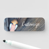 木のサンダーコーブに彫られたエンジェル 名札 (インサイチュ)