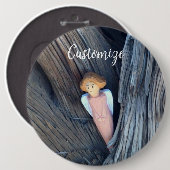 木のサンダーコーブに彫られたエンジェル 缶バッジ (正面&裏面)