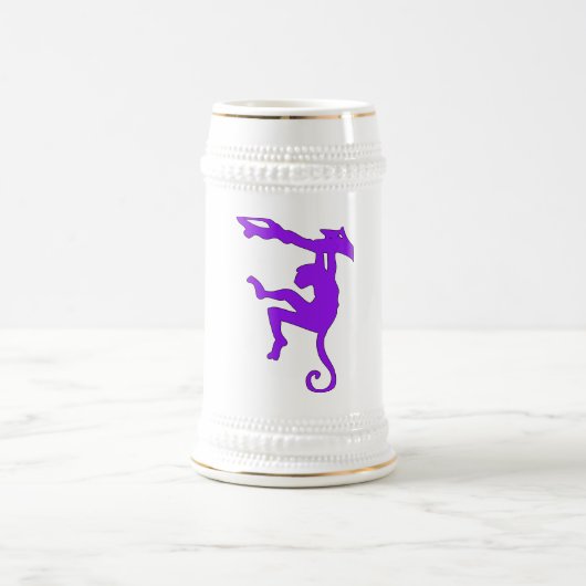 木のシルエットの漫画で振れている猿 ビールジョッキ (中央)