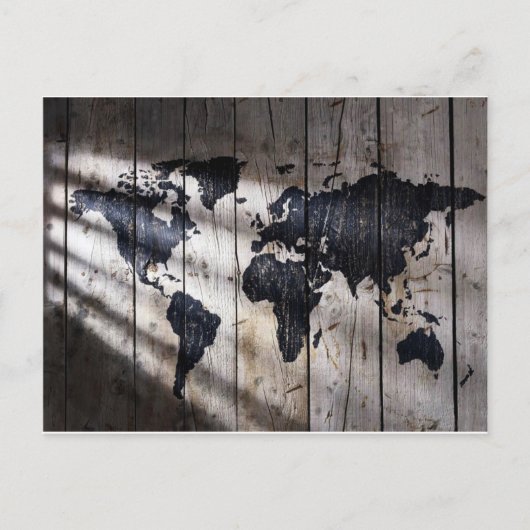 木のテクスチャ上のワールドマップ ポストカード (正面)