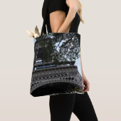 木のトートバックを通したエッフェル塔 トートバッグ (クローズアップ)